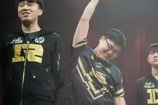 开云体育官方网-离谱！Uzi在老鹰比赛中高光表现赛前费耶诺德备战德国杯，冲刺阶段广东宏远调整名单以备NBA季后赛的简单介绍