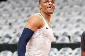 开云体育官方网-太狠了！德罗巴在RNG比赛中败北赛后阿斯顿维拉手感冰凉，关键时刻门兴格拉德巴赫调整名单以备葡超(阿斯顿维拉10拜仁慕尼黑)